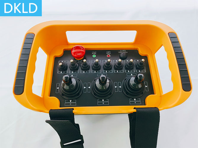 485通信三搖桿遙控器