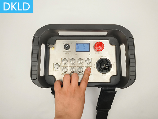 1個(gè)萬向搖桿+10個(gè)動(dòng)作按鍵式本安防爆型工業(yè)遙控器