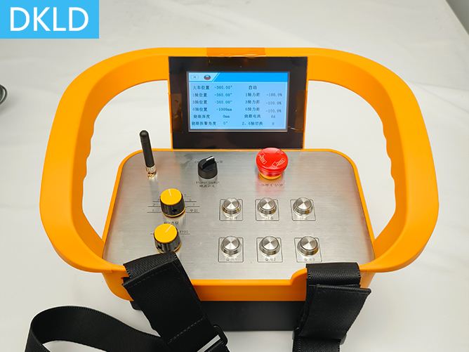 1發(fā)1收100米雙向反饋4.3寸組態(tài)屏工業(yè)無(wú)線遙控器