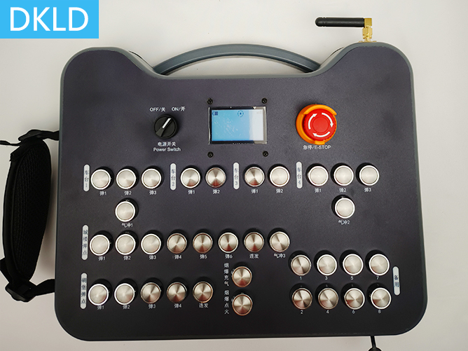 1發(fā)10收34路控制工業(yè)無線遙控器